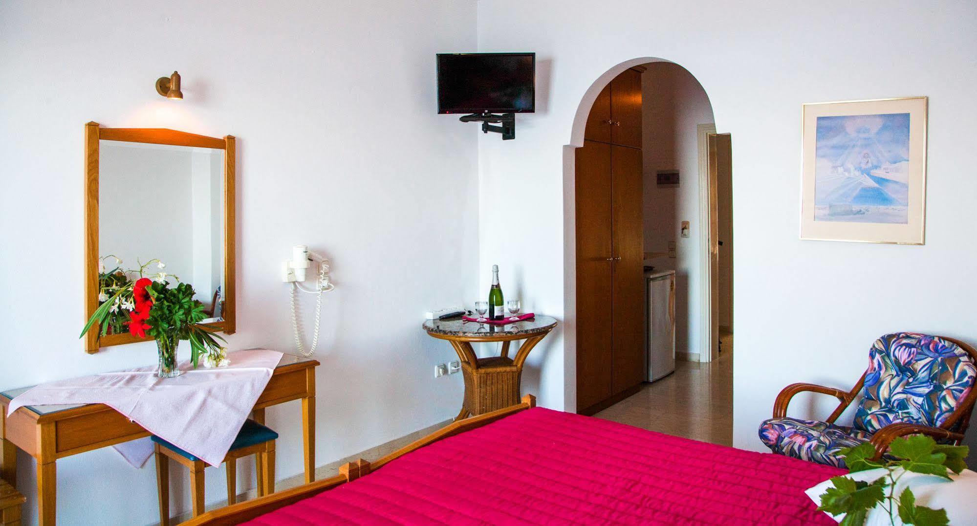 Irini'S Rooms Fteoura Kamári Buitenkant foto